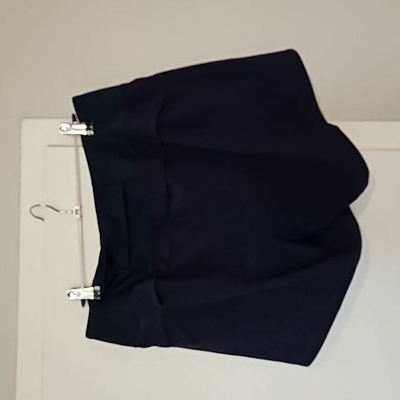 Brooks Ladies Running Shorts Size Large - Picture 2 of 4